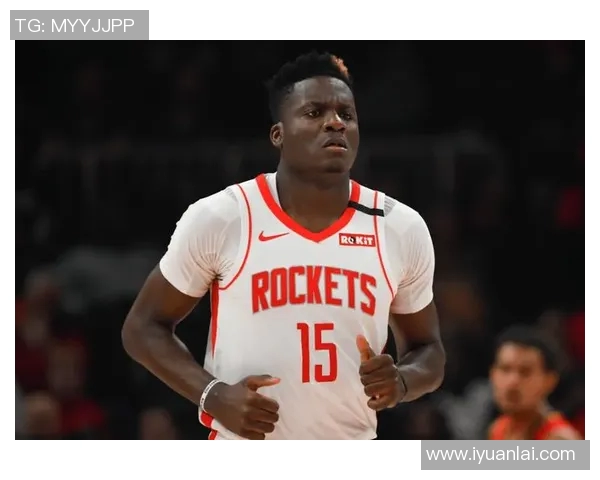 克林特卡佩拉如何在NBA赛场上展现自己的全能实力与领导魅力